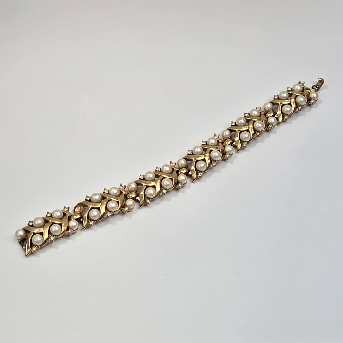 Vintage Crown Trifari Faux Pearl Rhinestone Bracelet 6.75" AS FOUND