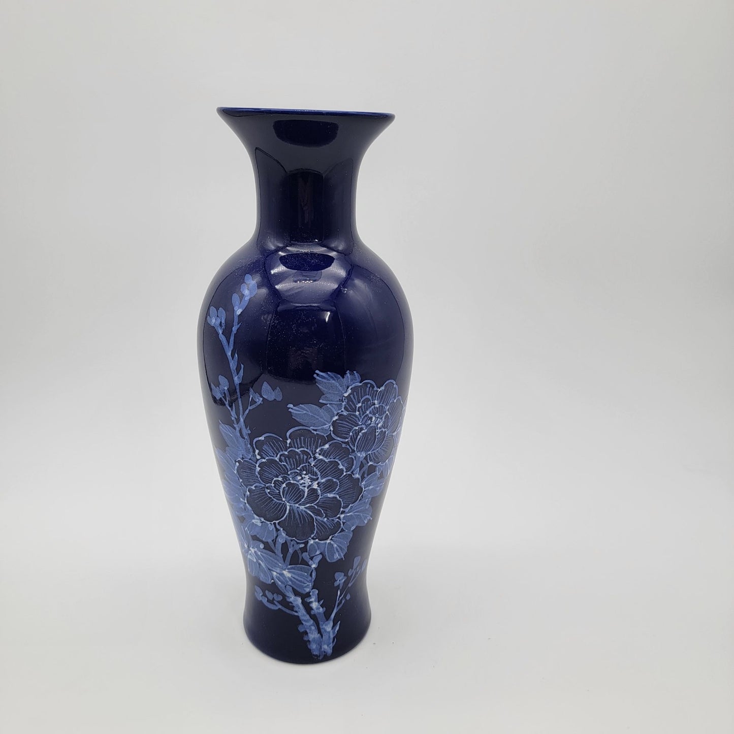 Vintage Chinoiserie Cobalt Blue Vase