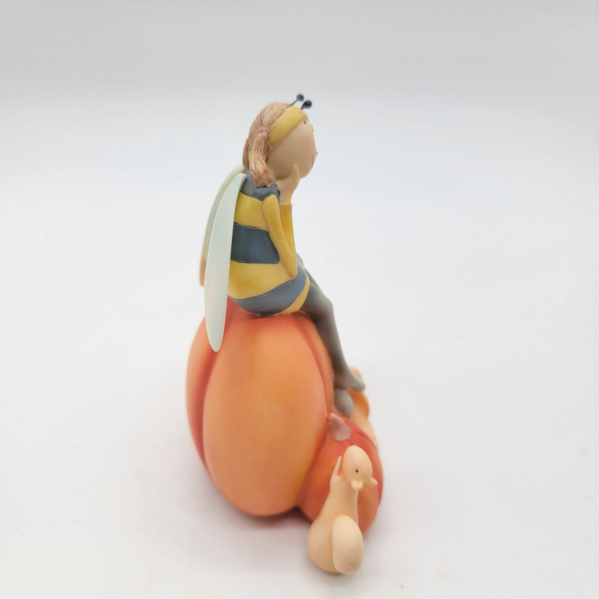 2005 Demdeco Claire Stoner Fun Fabulous Fun Figurine Bumblebee Girl On Pumpkins