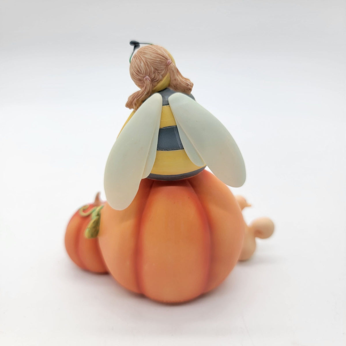 2005 Demdeco Claire Stoner Fun Fabulous Fun Figurine Bumblebee Girl On Pumpkins