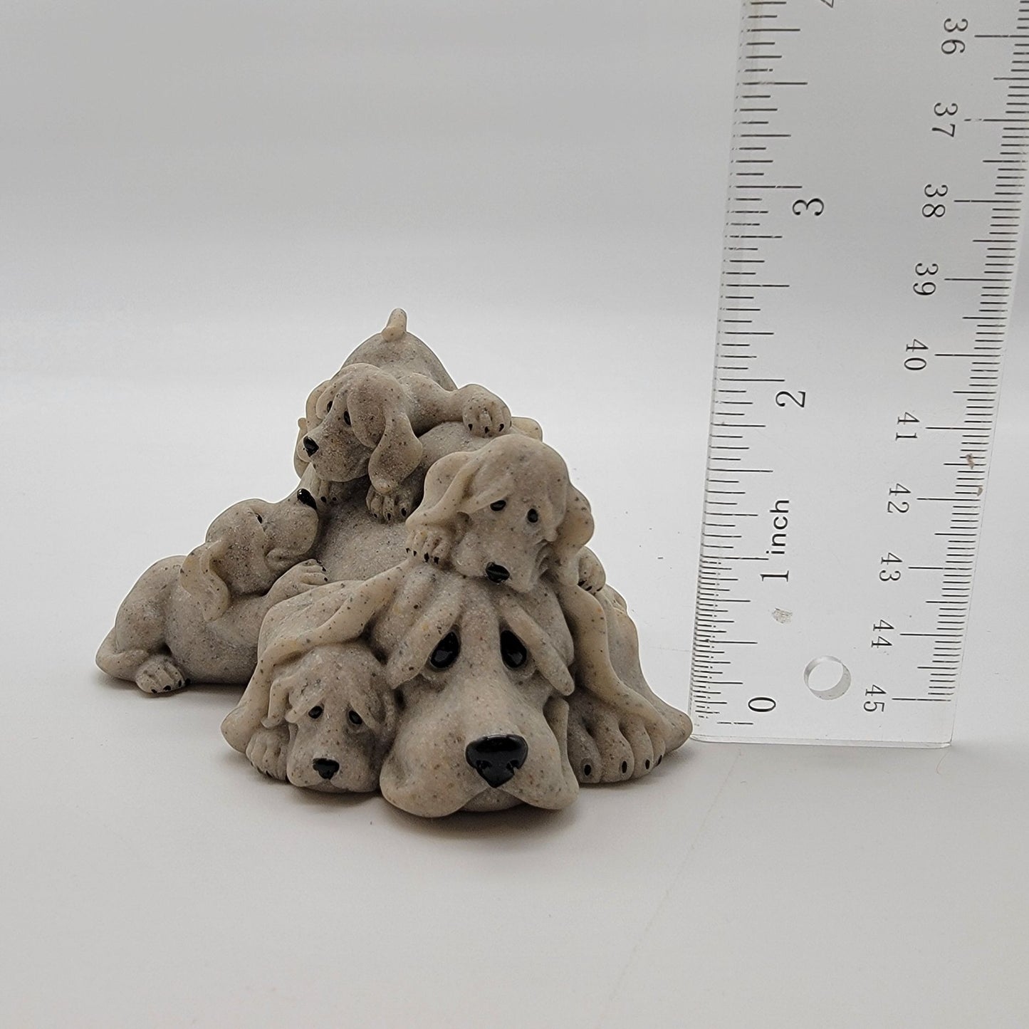 2001 Quarry Critters Peaches Puppies Sculpture