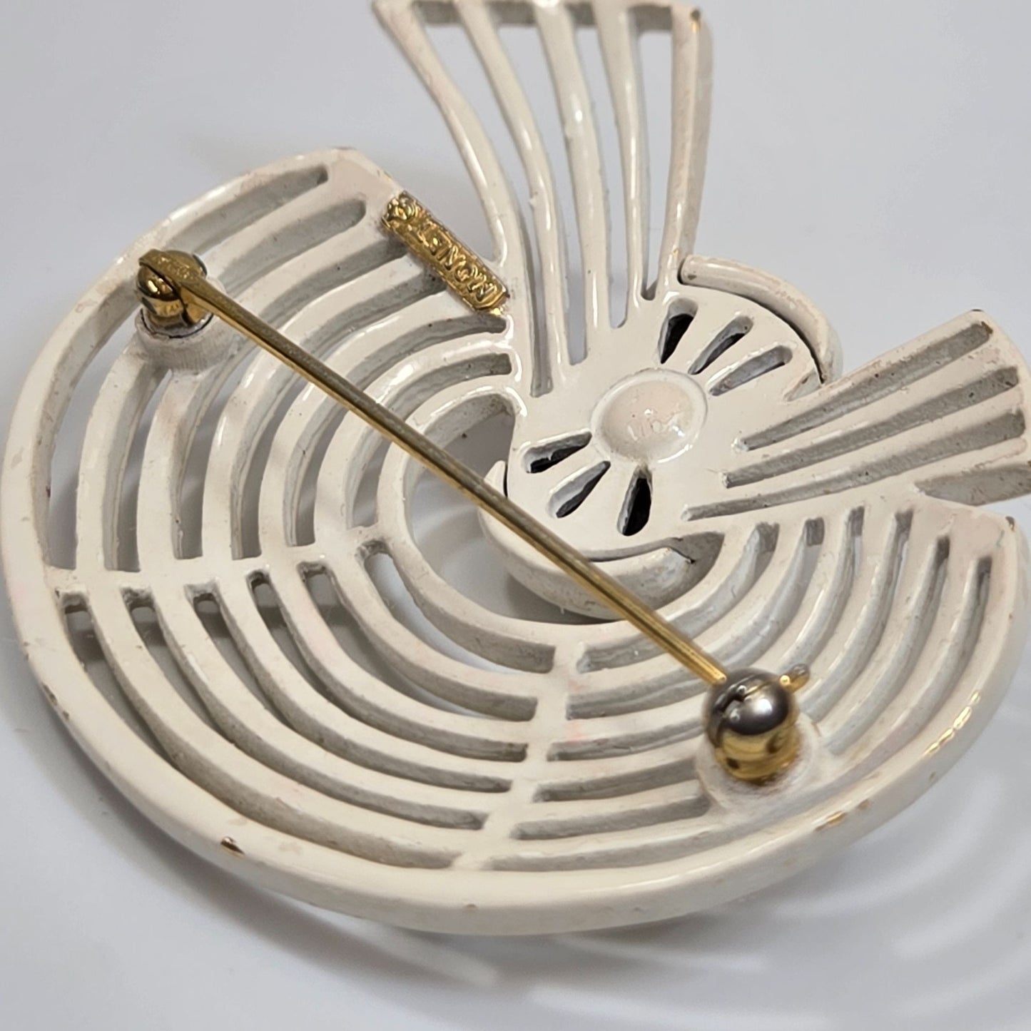 Vintage 1980s Monet White Enamel Over Gold-Tone Fan Bow Brooch