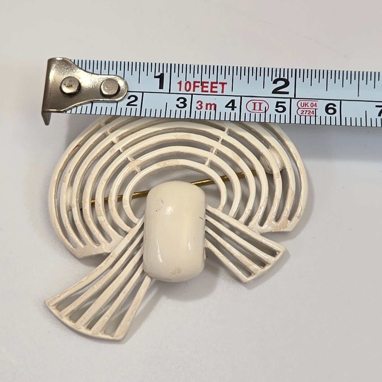 Vintage 1980s Monet White Enamel Over Gold-Tone Fan Bow Brooch