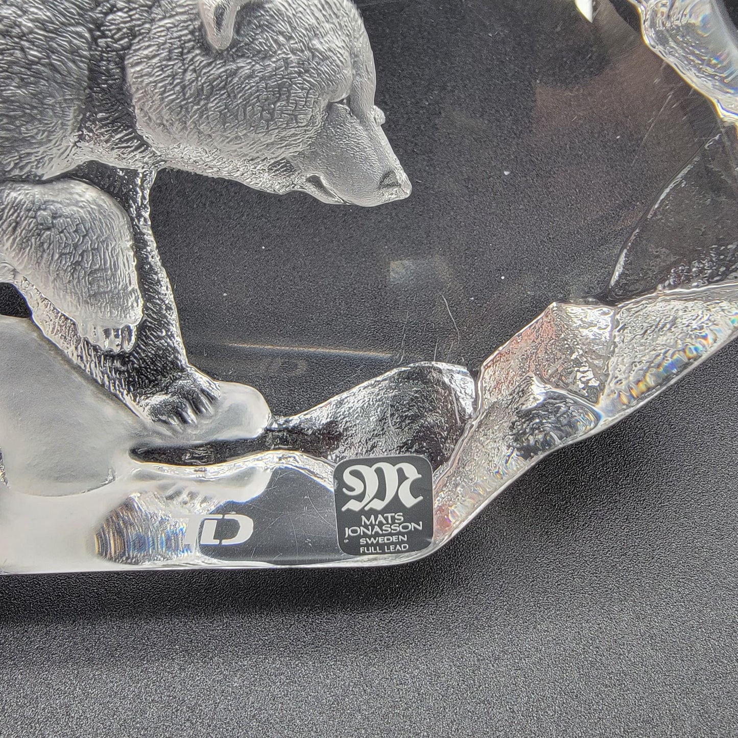 Mats Jonasson Crystal Grizzly Bear Paperweight Signed 3607