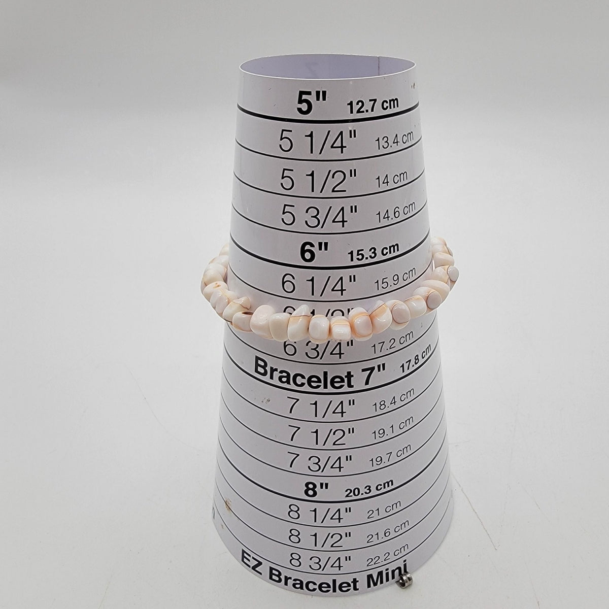 1960s Vintage Hawaiian Puka Shell Bracelet 6.5"
