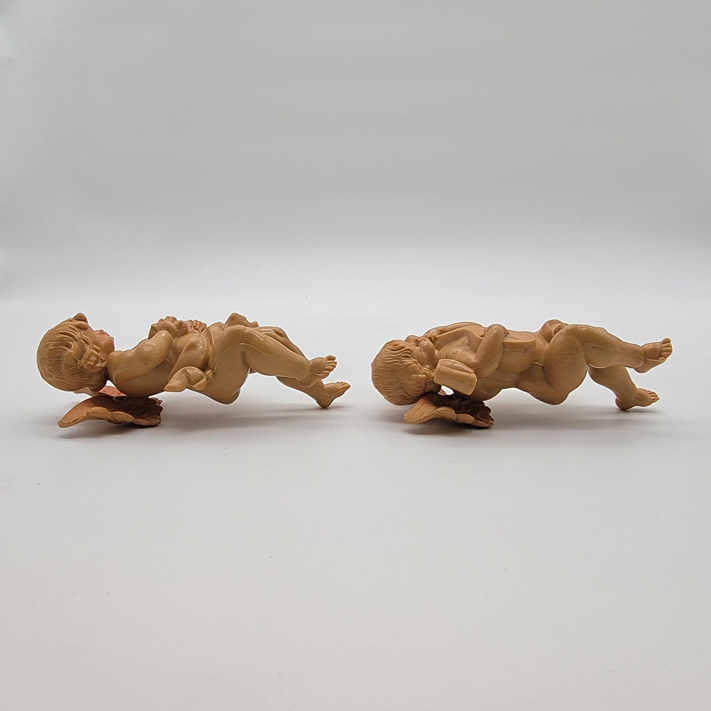 Pair Of Vintage Italian Fontanini Cherub Angels Figures