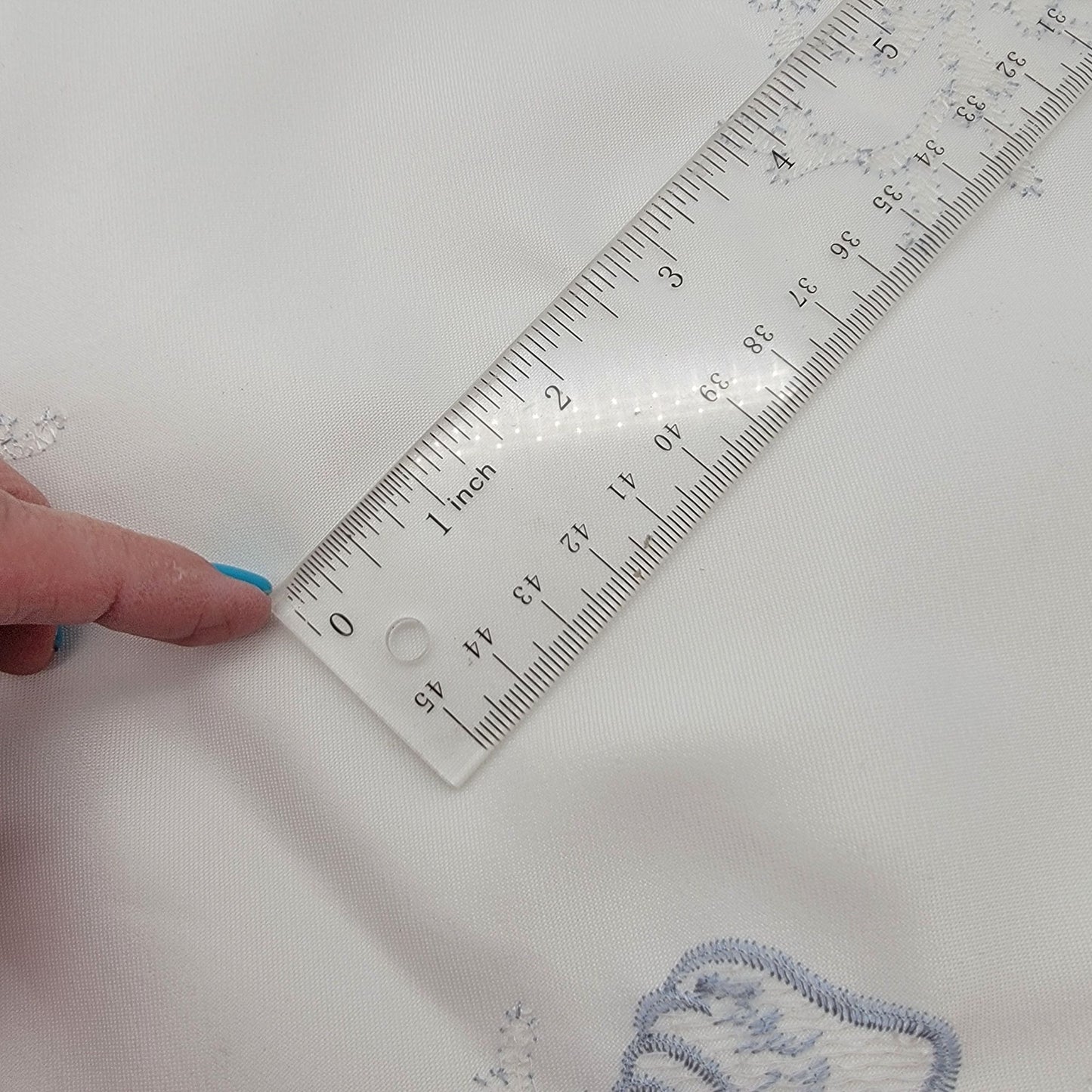 Embroidered White Lace Table Runner With Nautical Shell Design