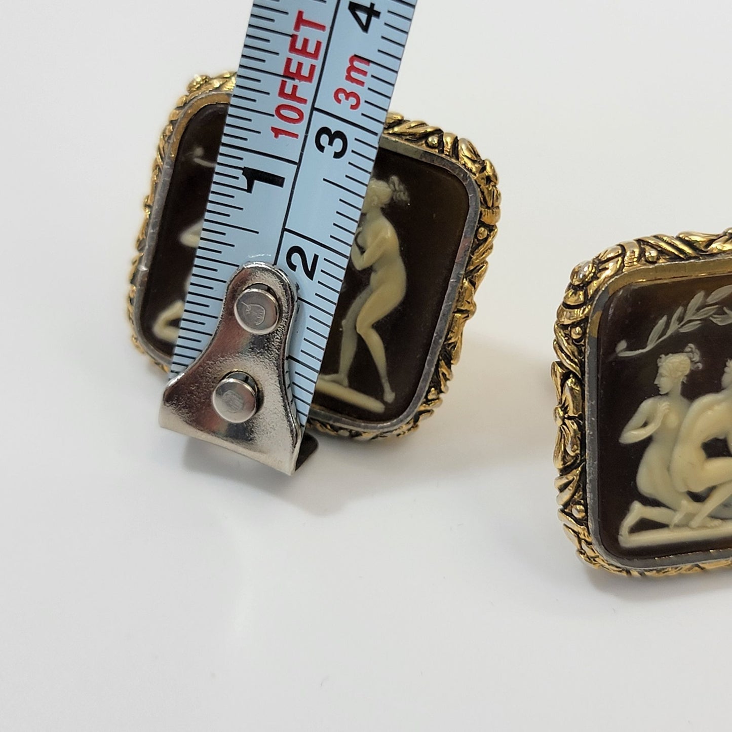 Vintage Incolay Cameo Style 1960s Dante Museum Masterpiece Cufflinks