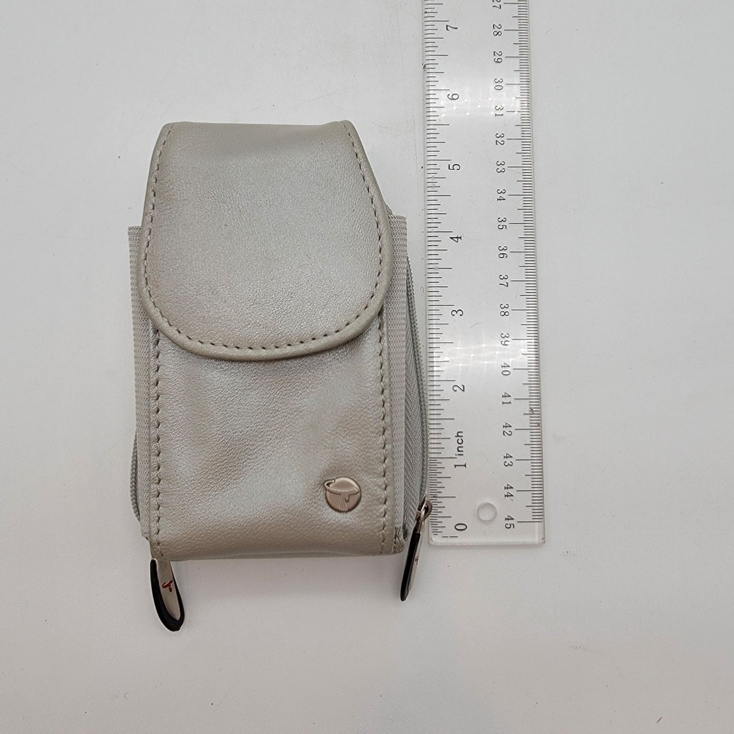 Travelon Vintage Grey Leather Anti-Theft Belt Wallet Card Holder