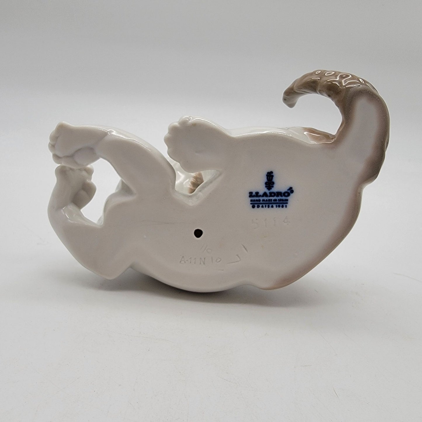 Retired Lladro "Surprised Cat" Porcelain Figurine