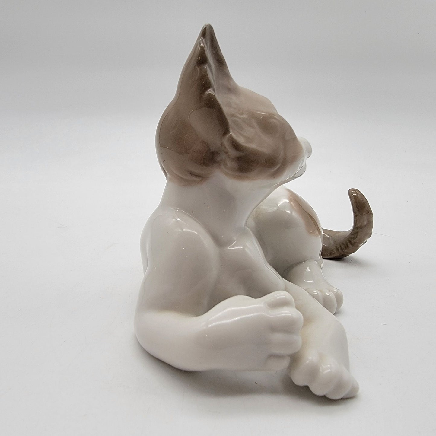 Retired Lladro "Surprised Cat" Porcelain Figurine