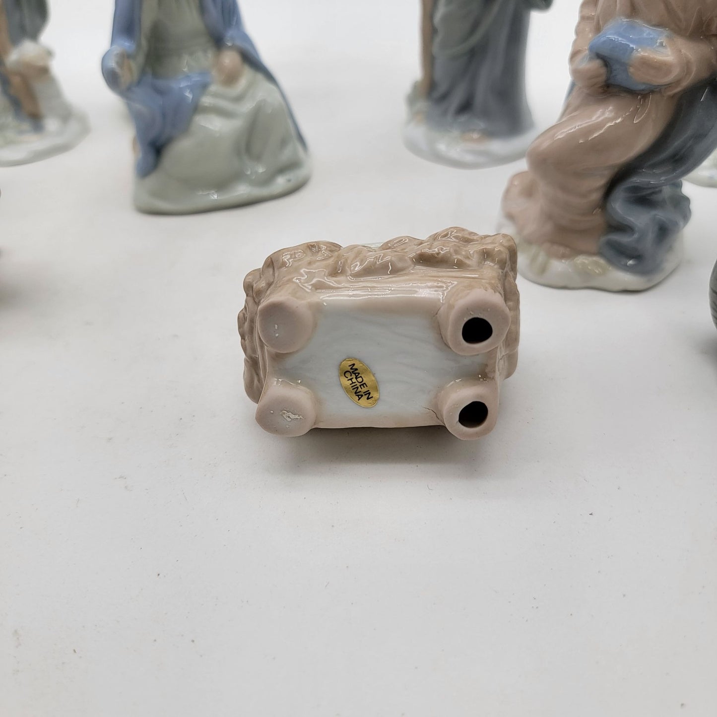 Dillards Heralds Porcelain 11-Piece Nativity Set