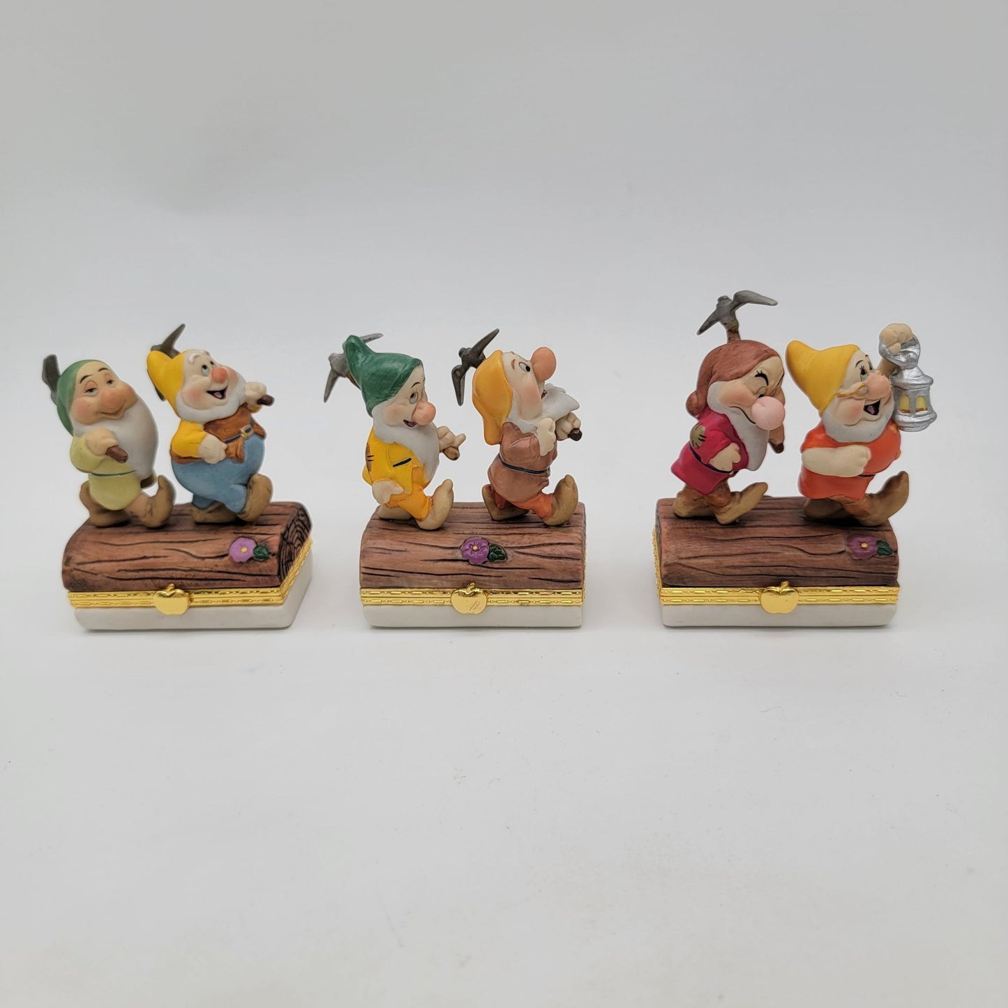 Set of 4 Disney Snow White & The Seven Dwarfs Limoges Porcelain Hinged Trinket Boxes