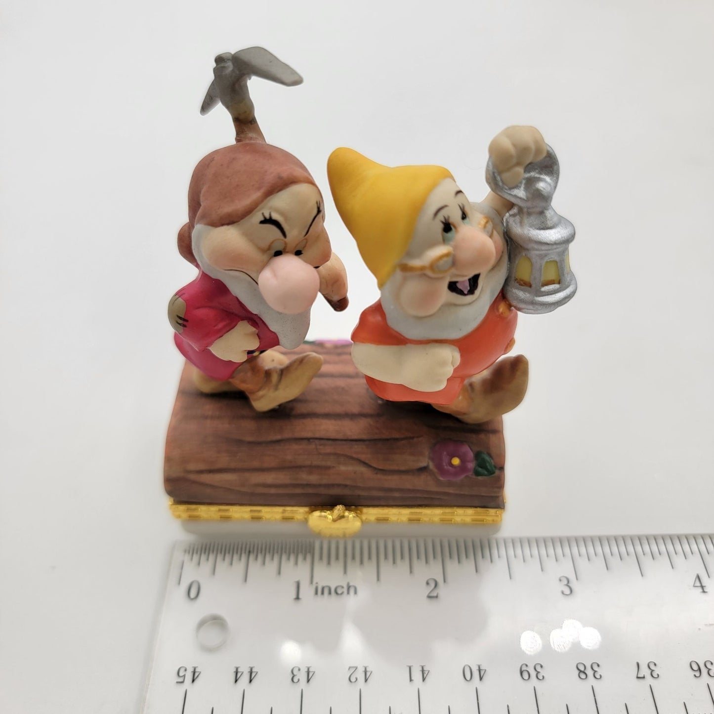 Set of 4 Disney Snow White & The Seven Dwarfs Limoges Porcelain Hinged Trinket Boxes