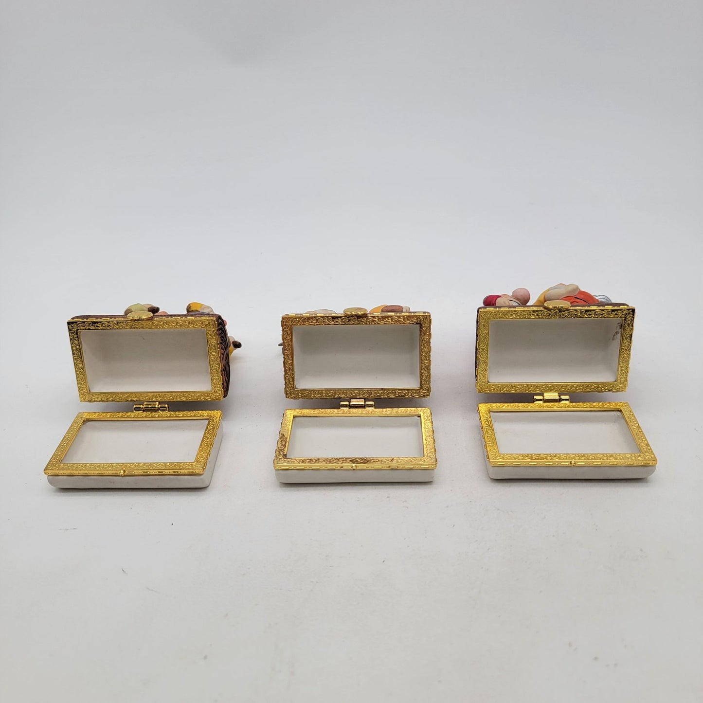 Set of 4 Disney Snow White & The Seven Dwarfs Limoges Porcelain Hinged Trinket Boxes