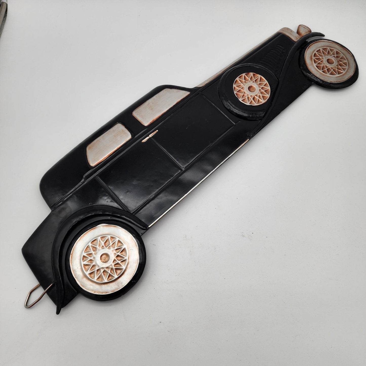 Vintage Gangster Car Wall Hanging - 1920s Style Metal Art