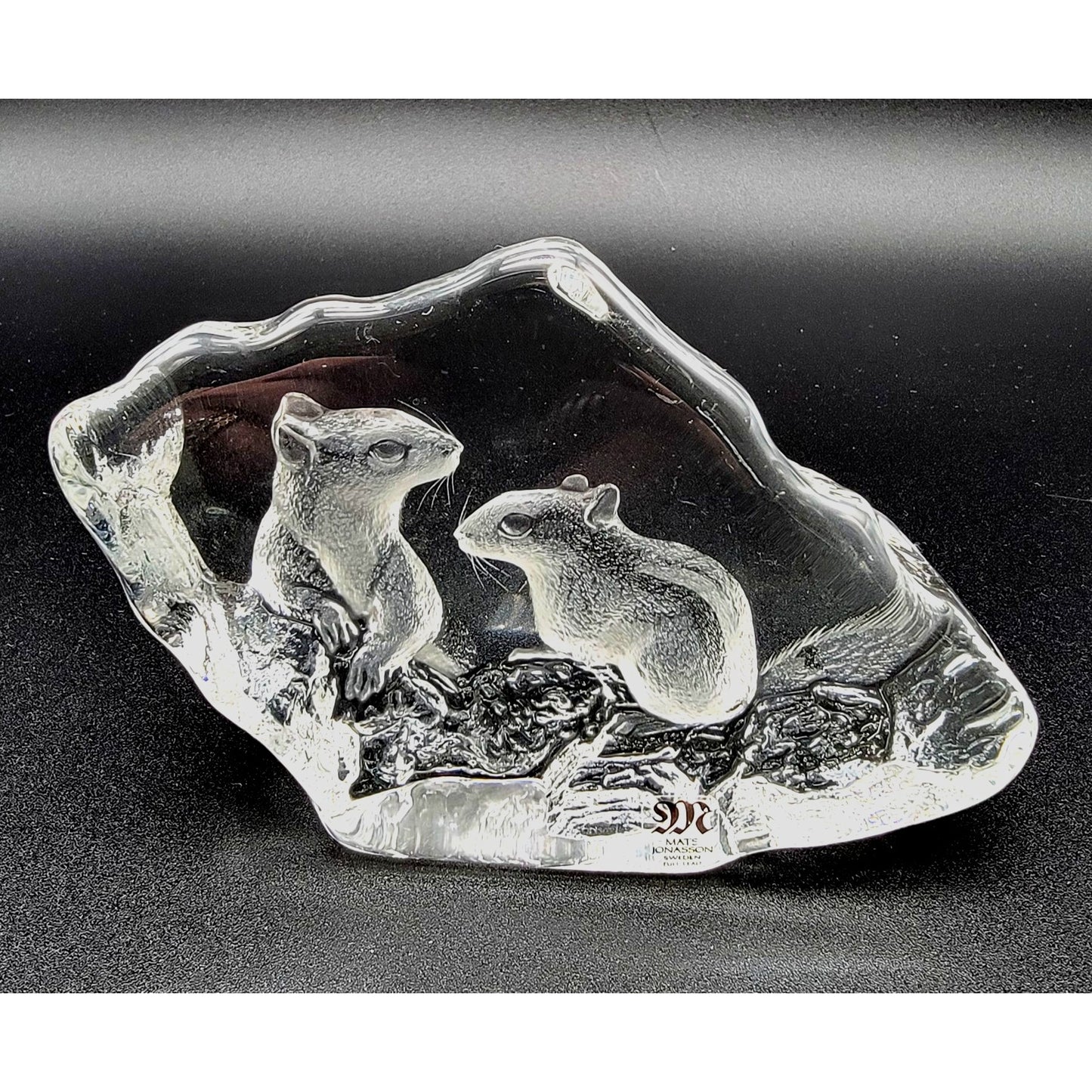Mats Jonasson Crystal Chipmunks  Paperweight  Signed MJ Sweden 3657