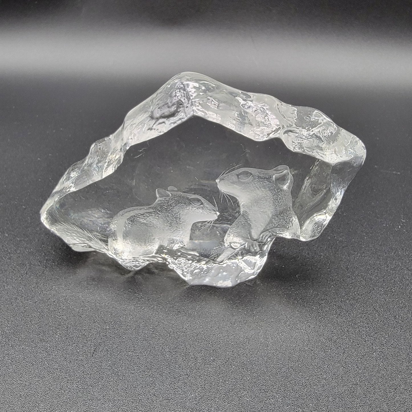 Mats Jonasson Crystal Chipmunks  Paperweight  Signed MJ Sweden 3657