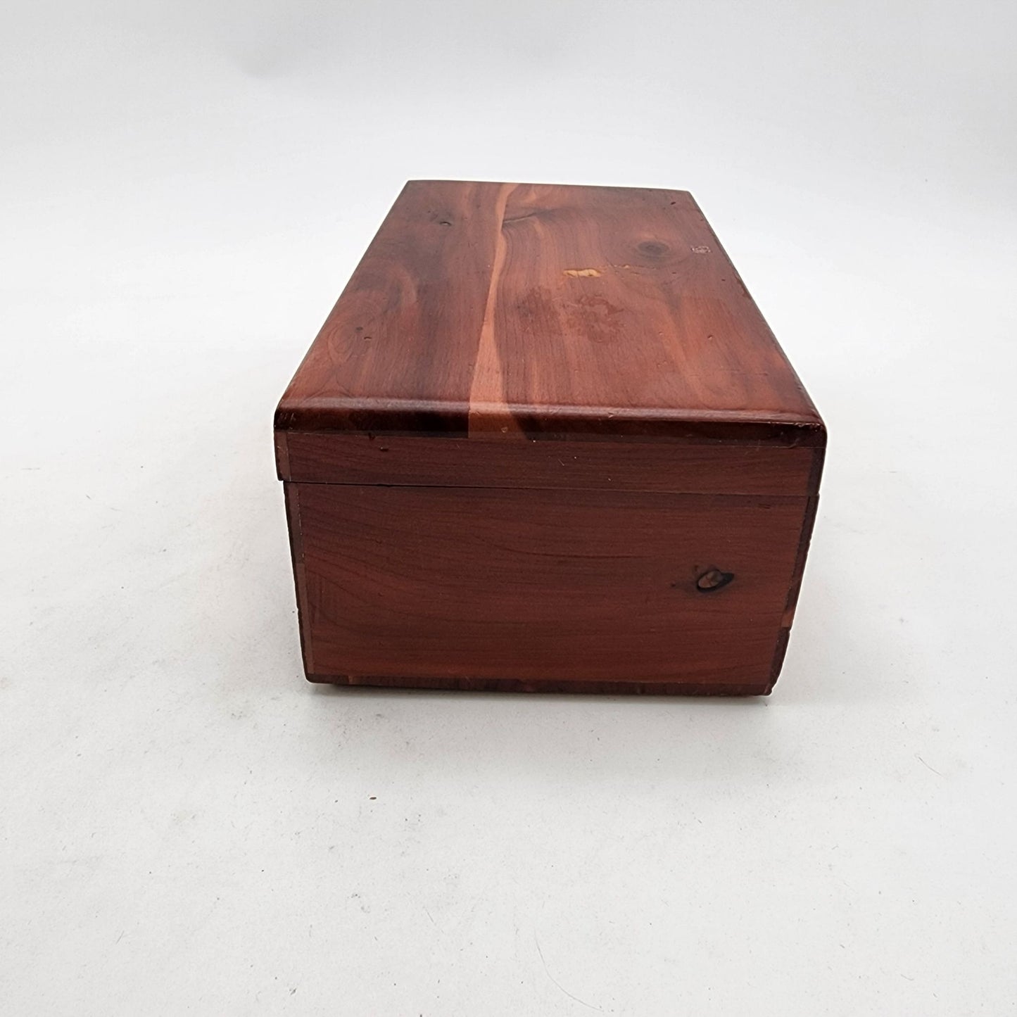 Lane Cedar Miniature Hope Chest Trinket Box Levitz Furniture