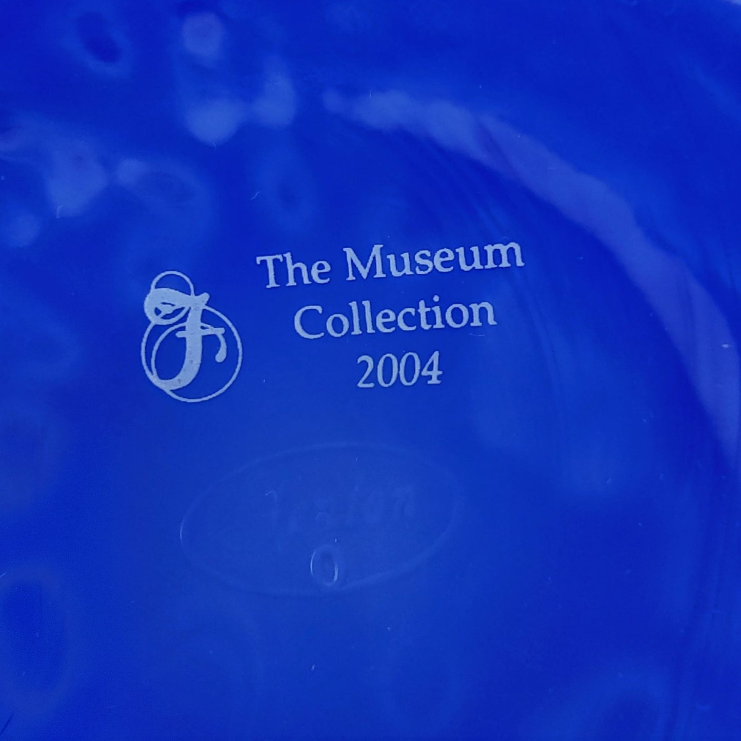 Fenton Glass 2004 Atlantis Periwinkle Iridescent Blue Fish Vase