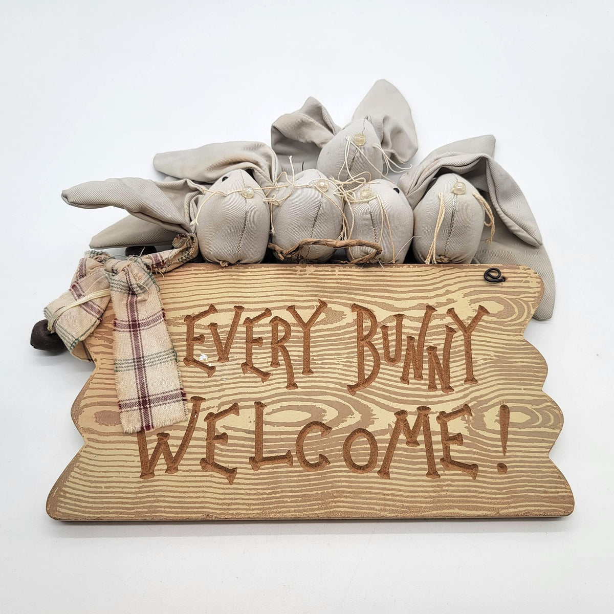 1990s Dan Dee Every Bunny Welcome Sign