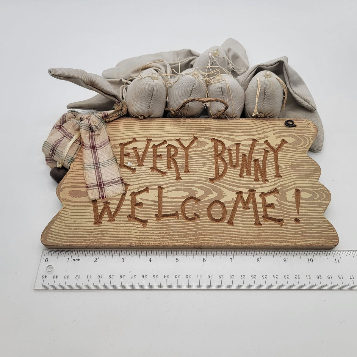 1990s Dan Dee Every Bunny Welcome Sign