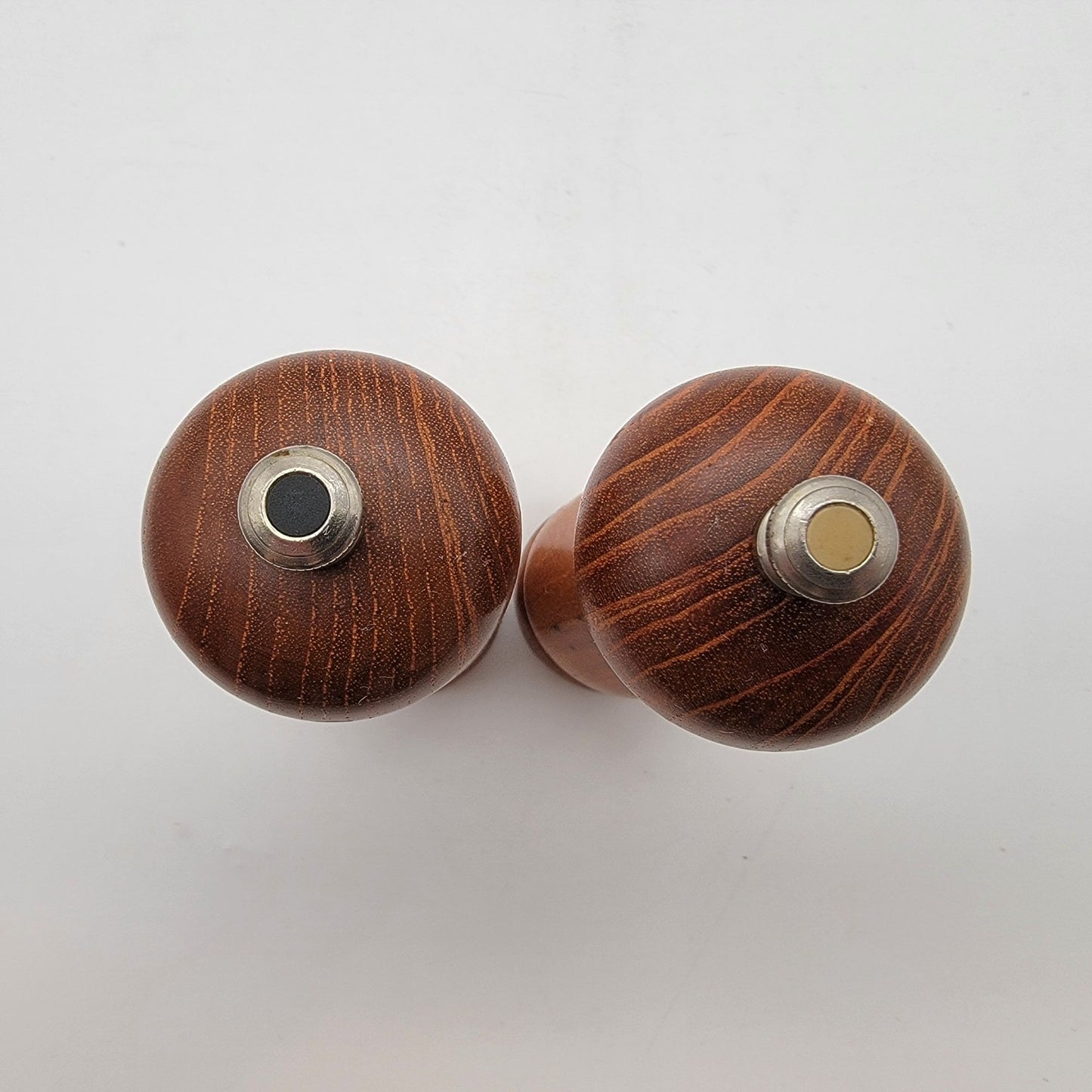 Vintage 1982 Peter Piper Wooden Salt & Pepper Mill Set