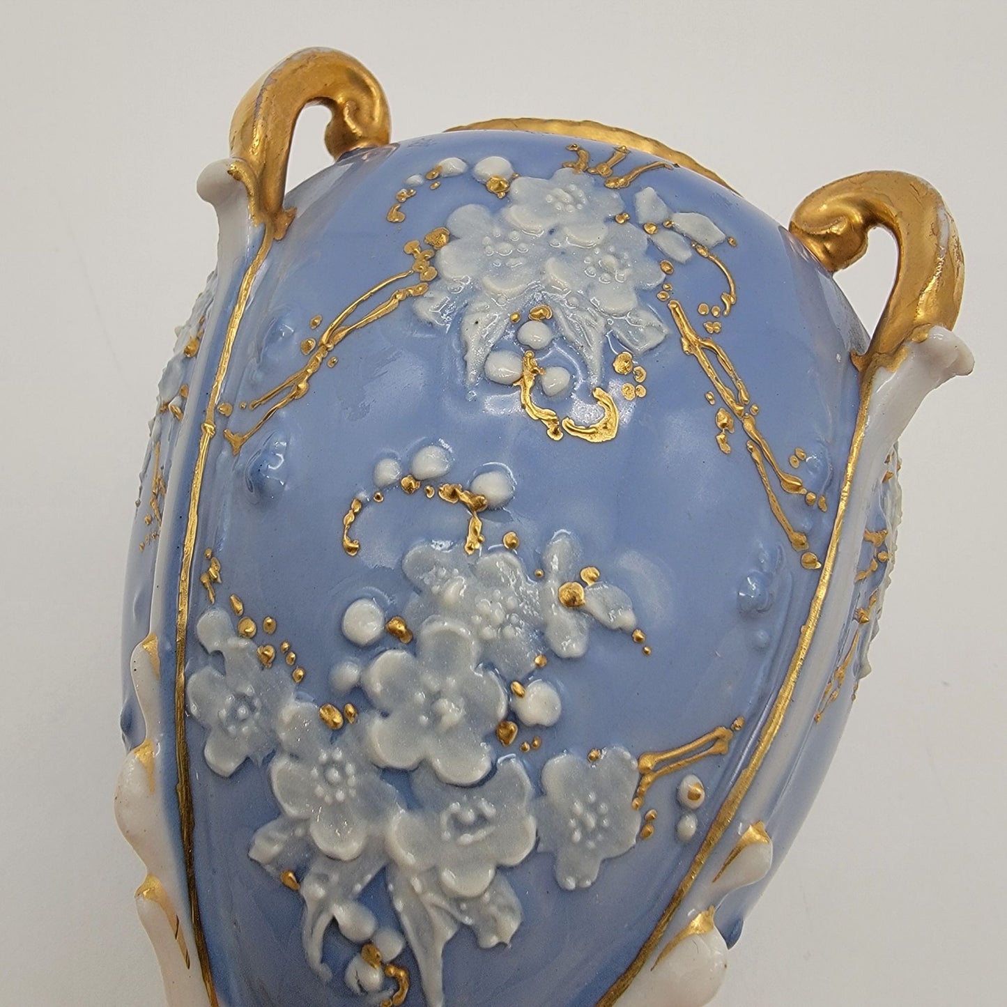 Antique Riessner Stellmacher & Kessel Art Nouveau Porcelain Turn Teplitz Vase Bleu Celeste (Sky Blue)