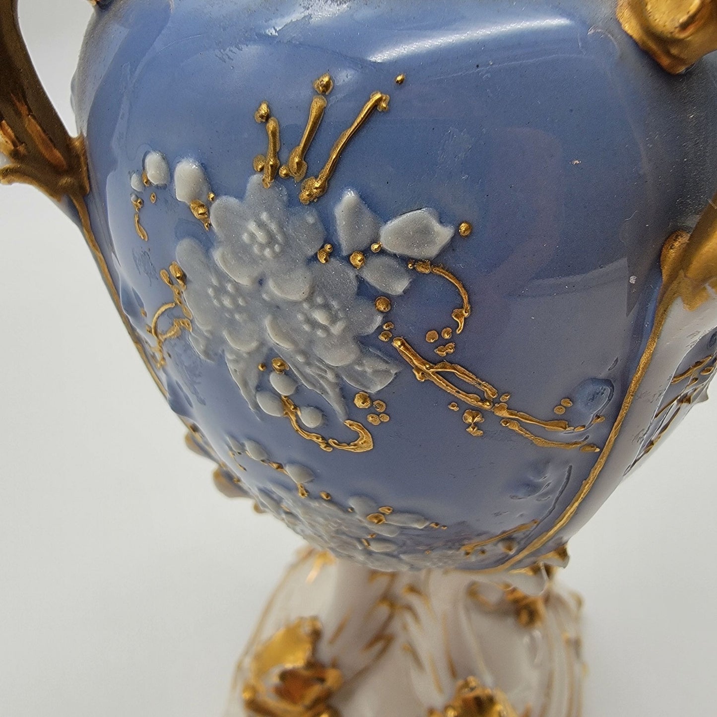 Antique Riessner Stellmacher & Kessel Art Nouveau Porcelain Turn Teplitz Vase Bleu Celeste (Sky Blue)