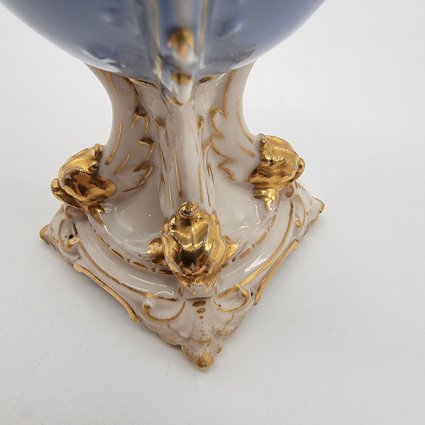 Antique Riessner Stellmacher & Kessel Art Nouveau Porcelain Turn Teplitz Vase Bleu Celeste (Sky Blue)