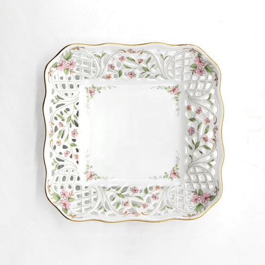 Oscar De La Renta English Garden Porcelain Square Dish Floral Lattice