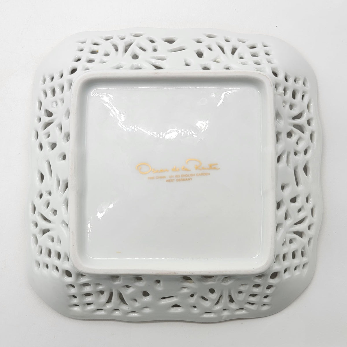 Oscar De La Renta English Garden Porcelain Square Dish Floral Lattice