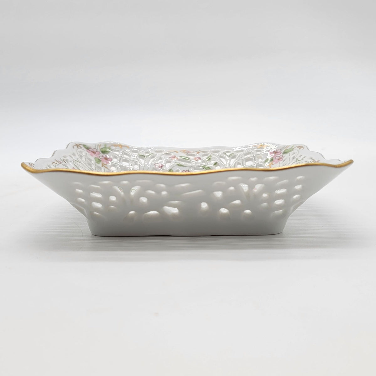 Oscar De La Renta English Garden Porcelain Square Dish Floral Lattice