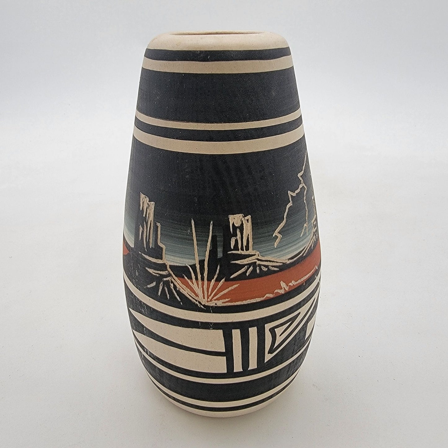 Vintage Navajo Dine Cedar Mesa Pueblo Etched Art Pottery Vase Signed