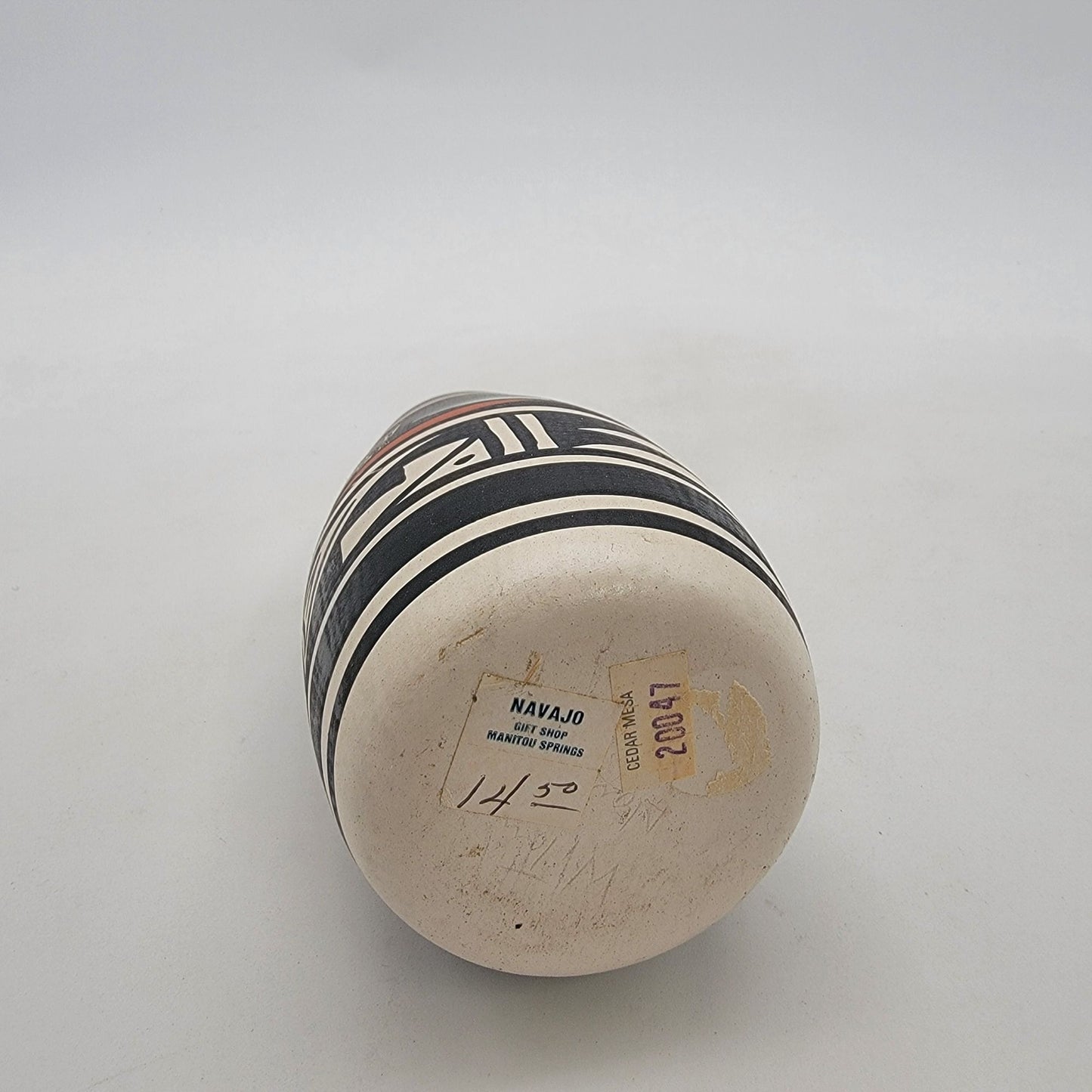 Vintage Navajo Dine Cedar Mesa Pueblo Etched Art Pottery Vase Signed