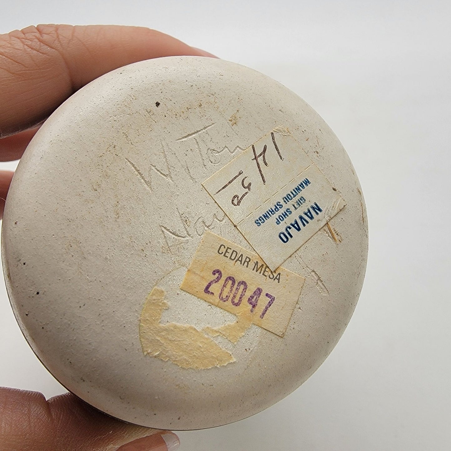 Vintage Navajo Dine Cedar Mesa Pueblo Etched Art Pottery Vase Signed