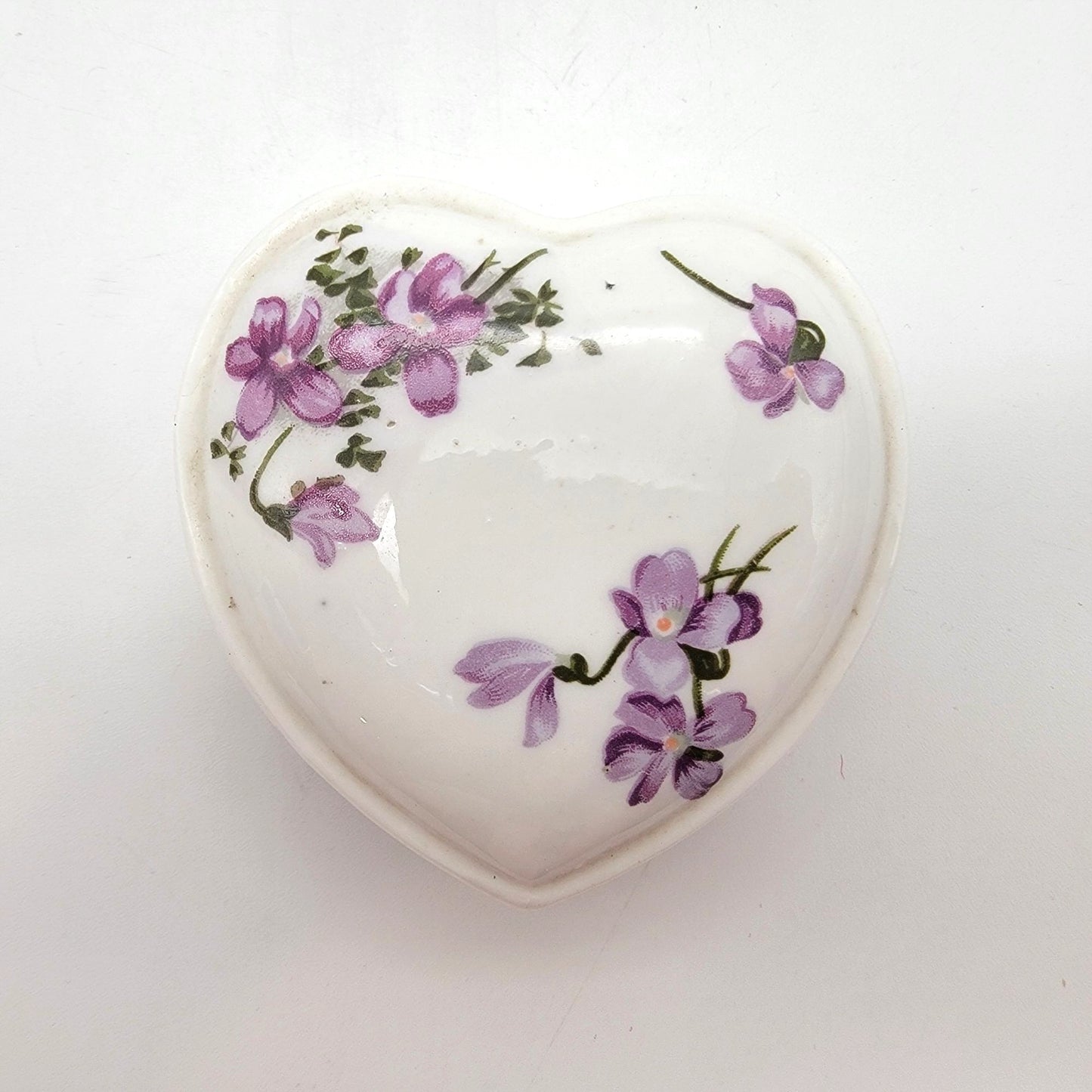 Vintage Mann Purple Violets Heart Trinket Box