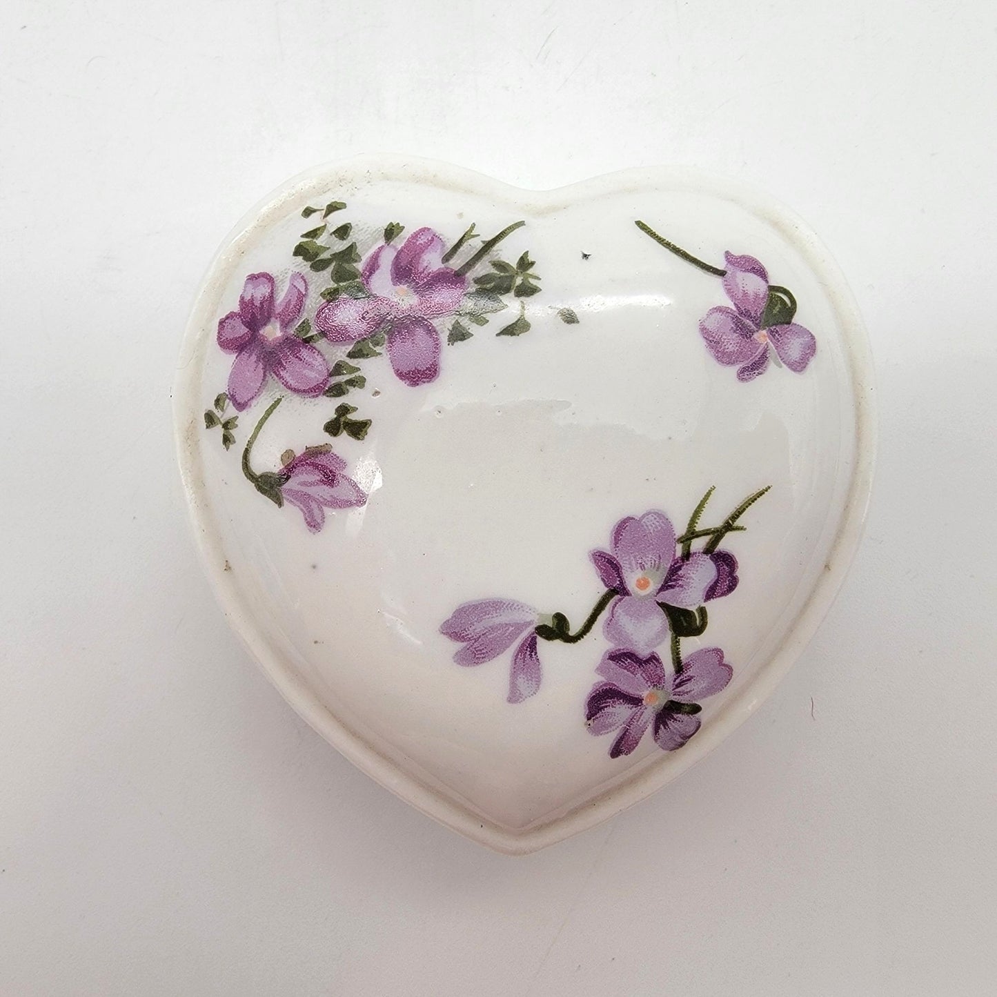 Vintage Mann Purple Violets Heart Trinket Box