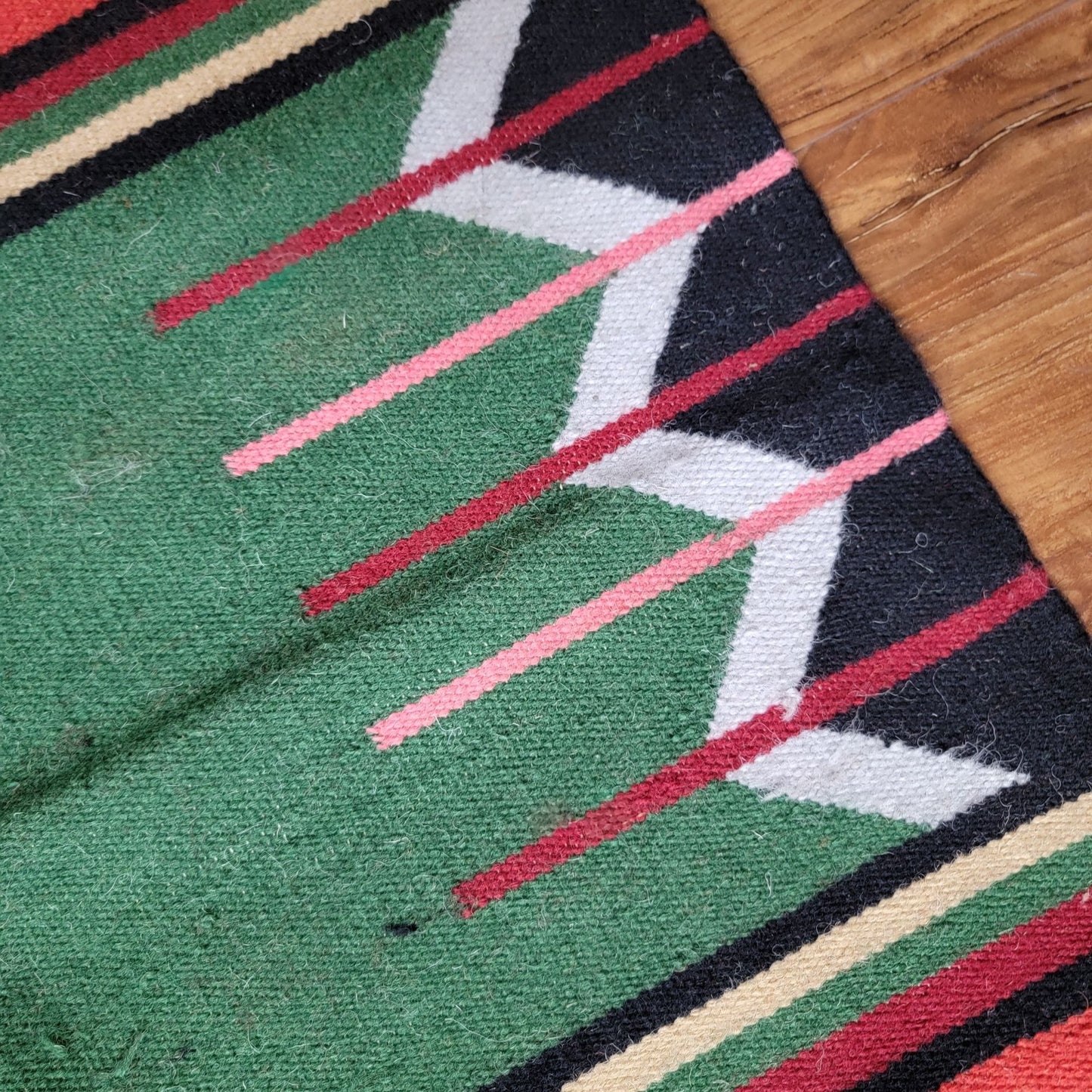 Vintage Handwoven Kilim Design 100% Wool Rug