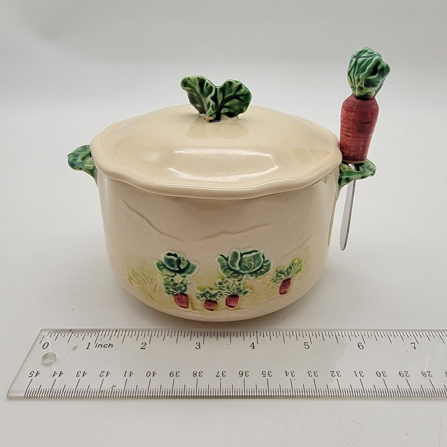 1983 Haldon Group Rabbit Parade Pot with Carrot Spreader