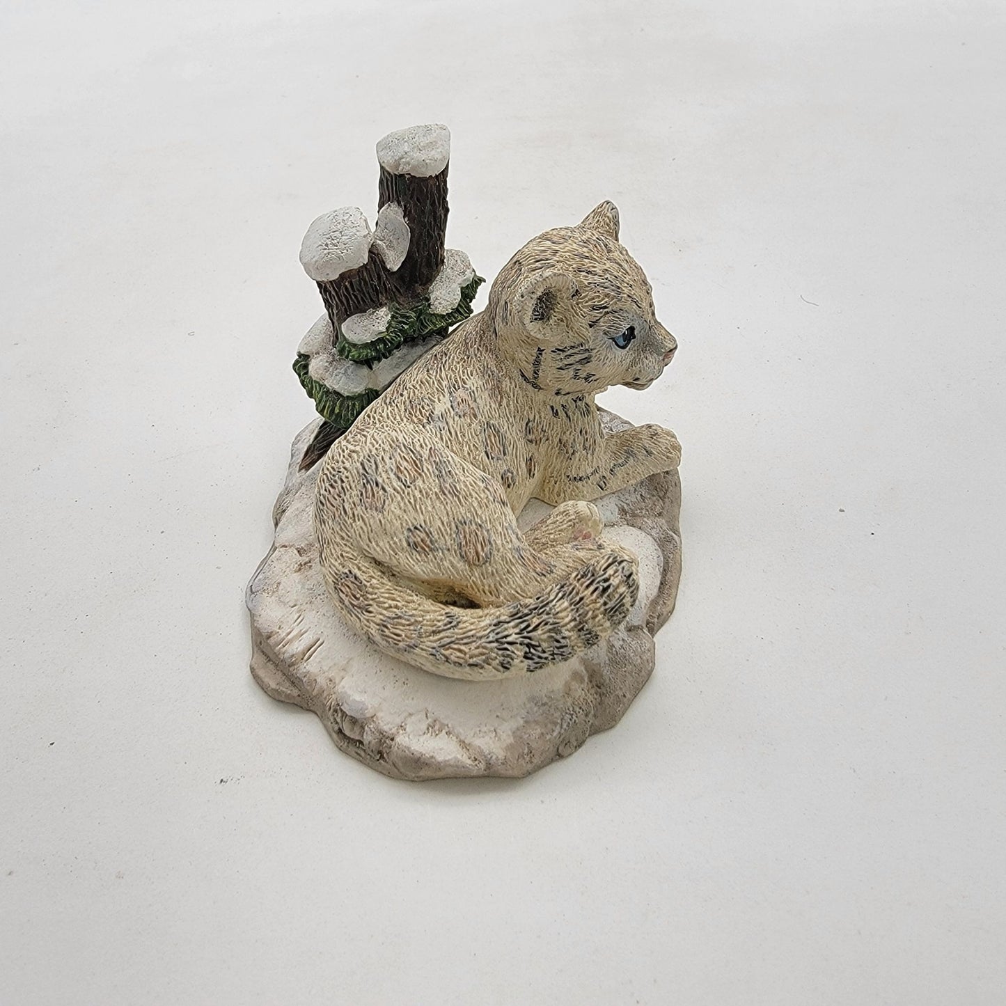 1995 The Hamilton Collection "Snow Leopard" Sculpture Figurine