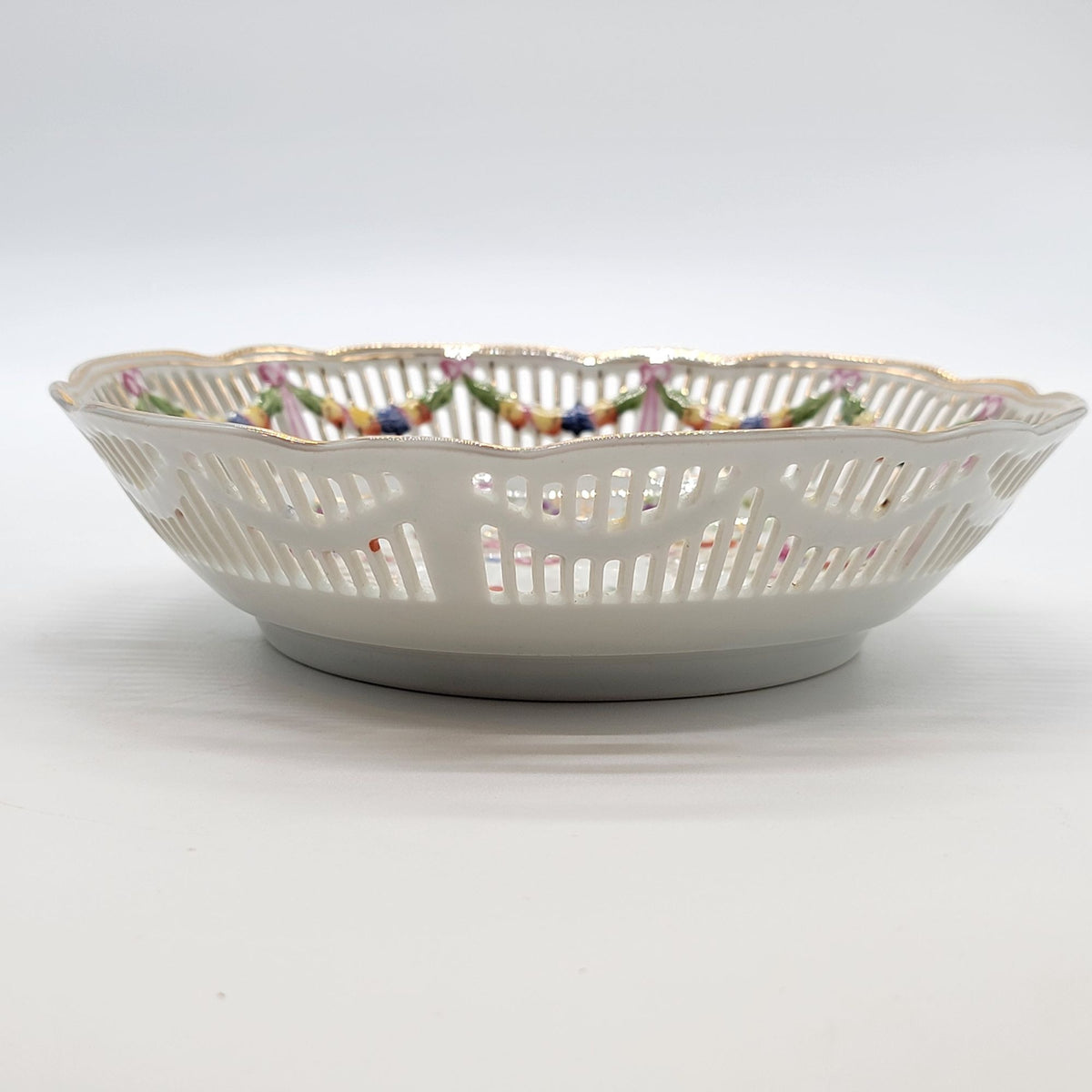 Porzellanmanufaktur Rudolf Wächter Bavaria Porcelain Reticulated Bowl