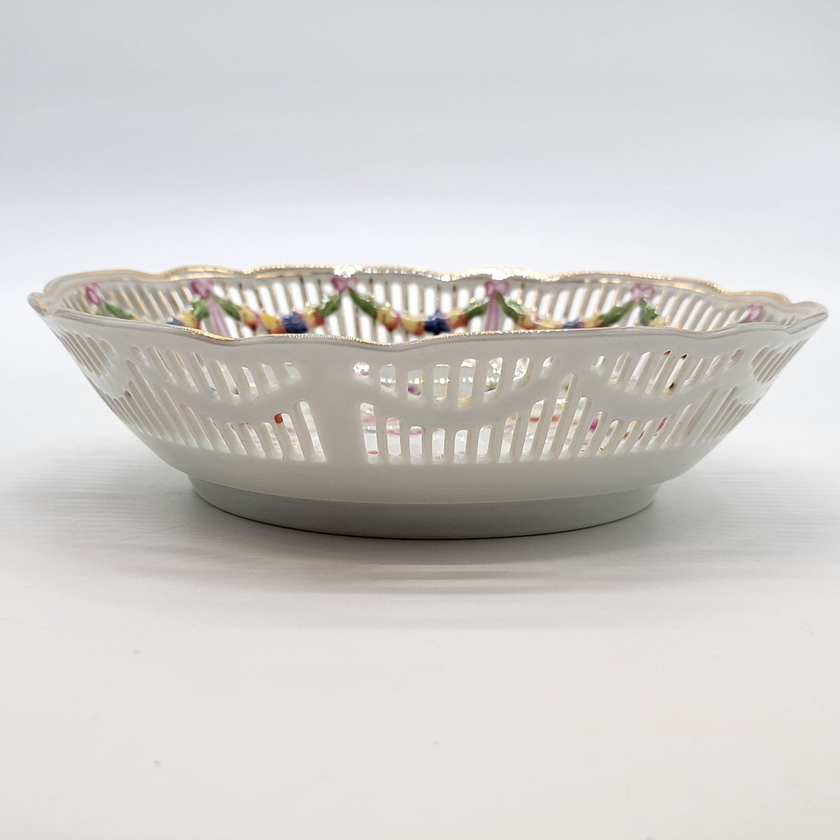 Porzellanmanufaktur Rudolf Wächter Bavaria Porcelain Reticulated Bowl