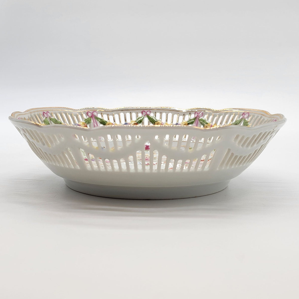 Porzellanmanufaktur Rudolf Wächter Bavaria Porcelain Reticulated Bowl