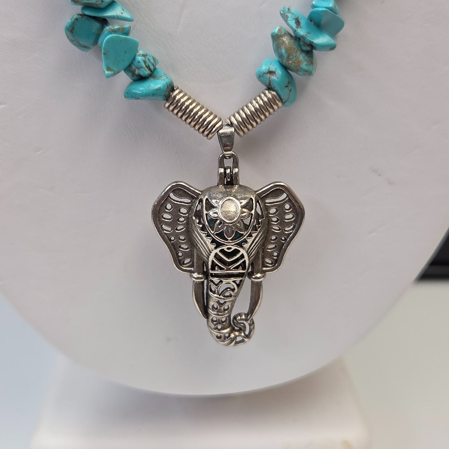 Penobscot Nation Native American 925 Elephant Pendant Turquoise Stone Chip Necklace 21.5"