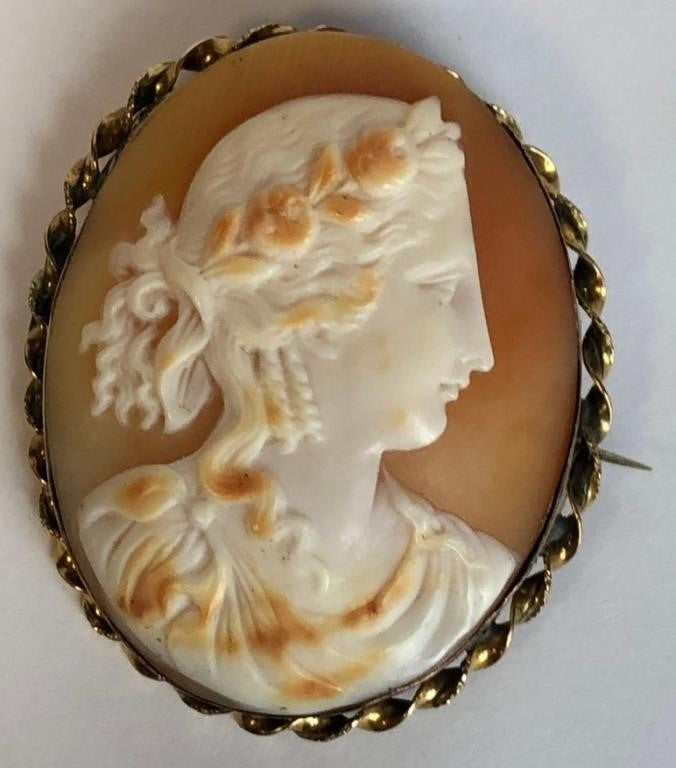 Antique 10K Gold Cameo Goddess Flora