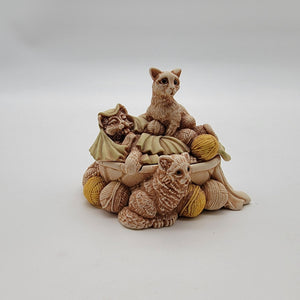 Harmony Kingdom Surprise It's a Box S.I.A.B Purr-sonality Plus Cat Trinket Box