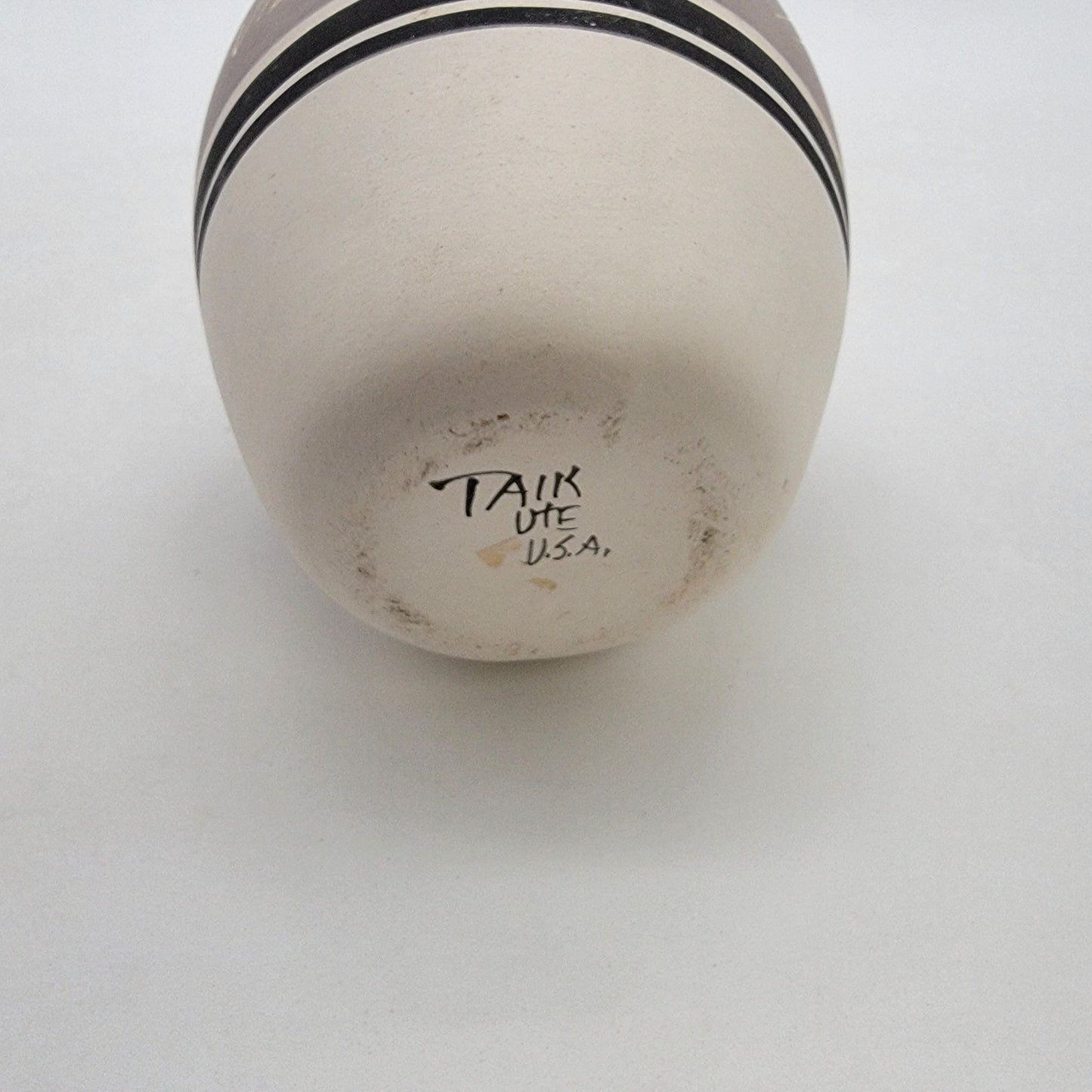 Vintage Ute Mountain Pueblo Pottery Vase Signed Talk