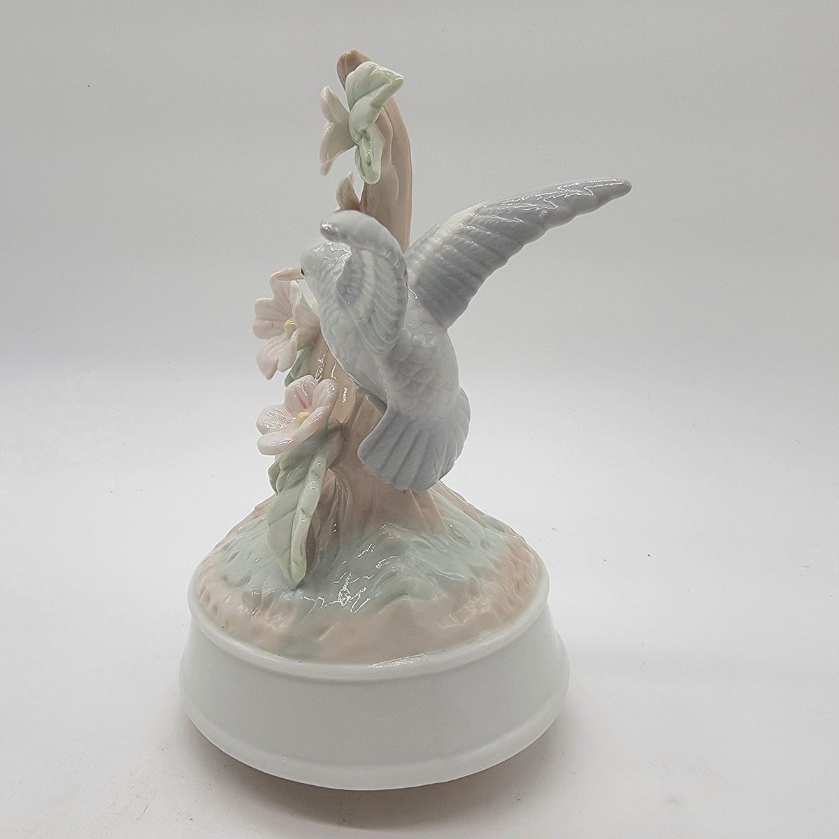 1980s Otagiri Hummingbird Porcelain Music Box