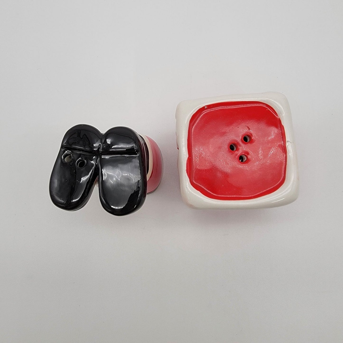 Santa In Chimney Salt & Pepper Shakers Set